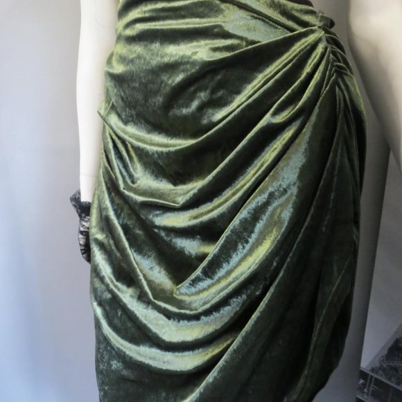 PRETTY LITTLE THING - PLUS - VELVET CORSET & RUCHED SKIRT - SIZE 18 - NW… - Picture 6 of 14